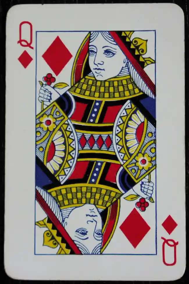 Queen of Diamonds in tarot symbolism